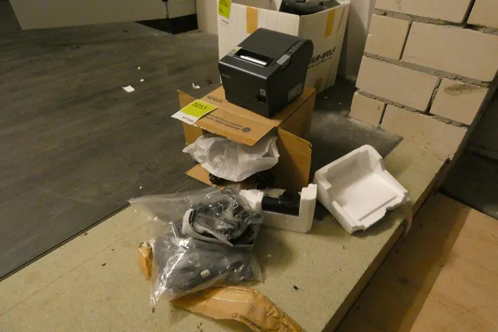 Epson Drucker mit Zubehör Modell: M244A